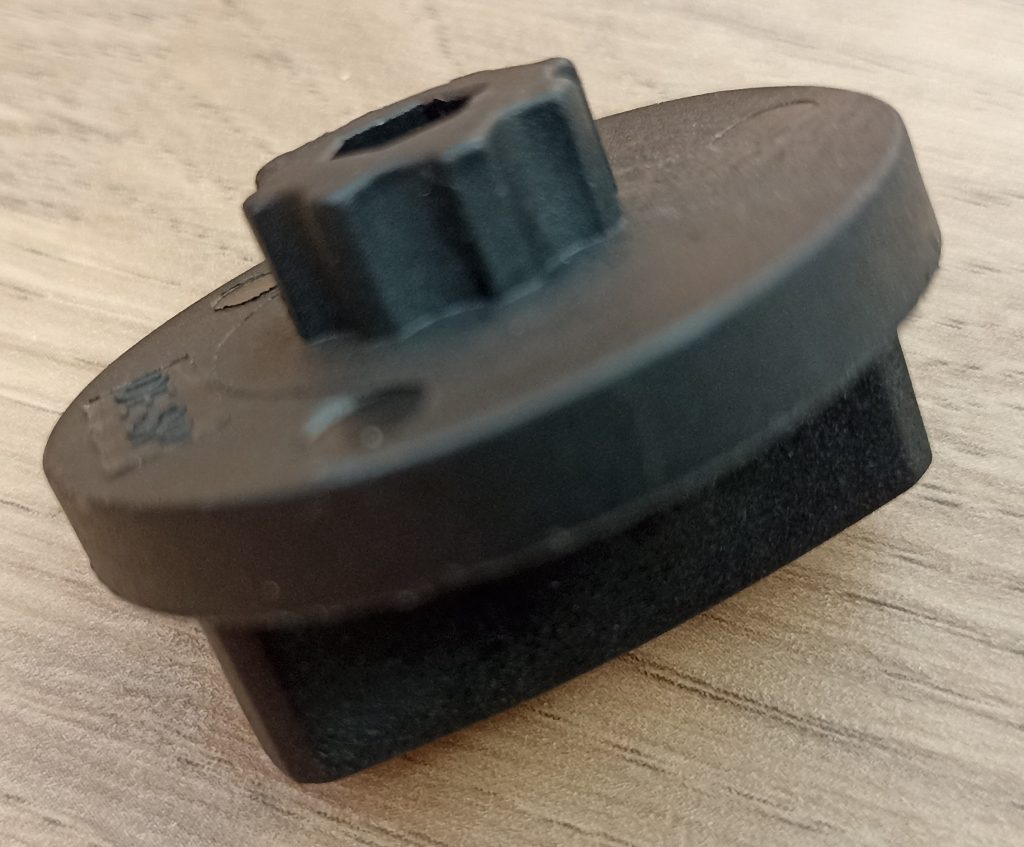 Klíč na hvězdicovou krytku středového složení